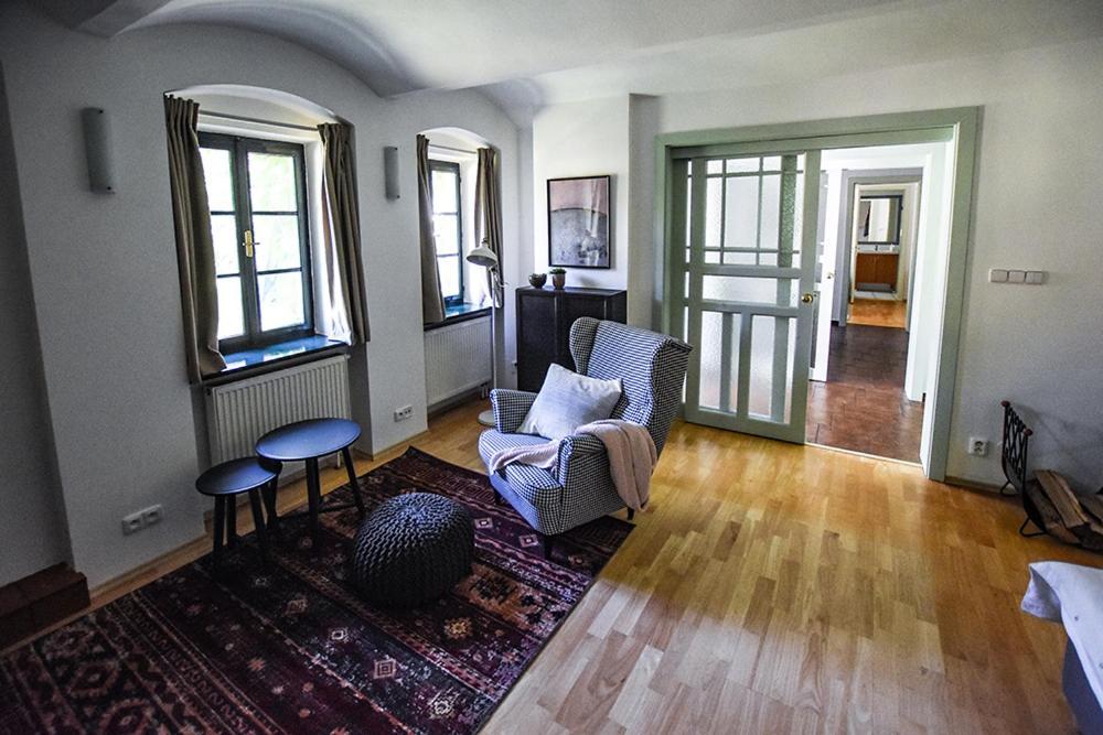 Apartamento Dum V Zahrade Písek Exterior foto
